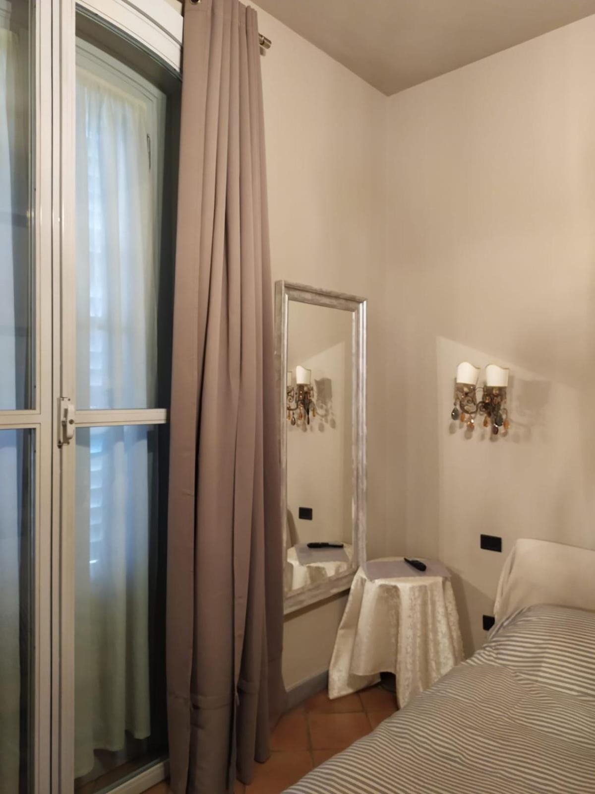 Camera Navigli Con Bagno Privato Μιλάνο Εξωτερικό φωτογραφία